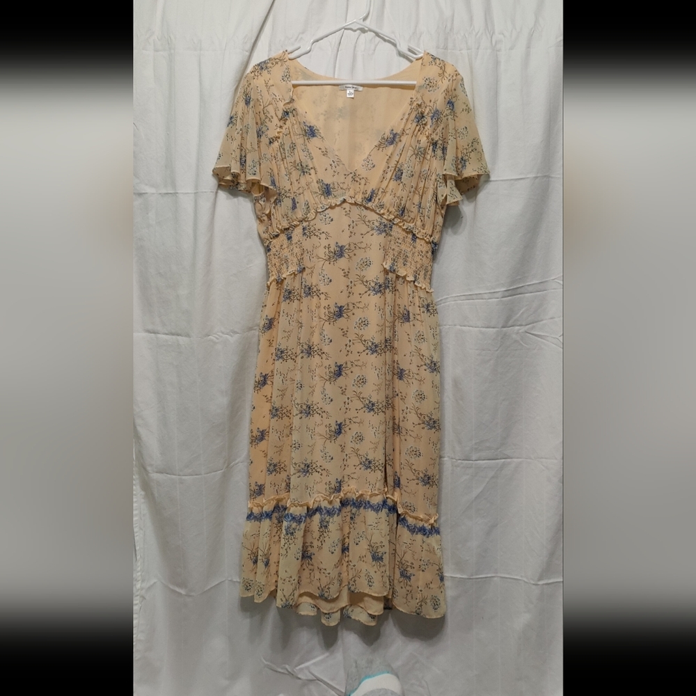 Any Item $10- Send an Offer (Purses Excluded)-  Beautiful floral midi dress